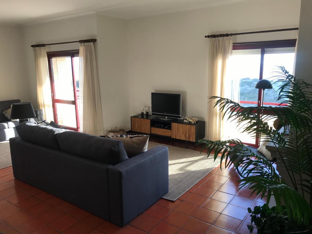 Beachfront Apartment With Swimming Pool Минделу Экстерьер фото