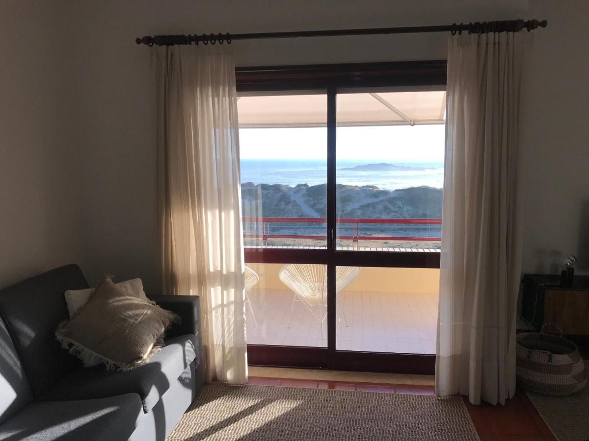 Beachfront Apartment With Swimming Pool Минделу Экстерьер фото